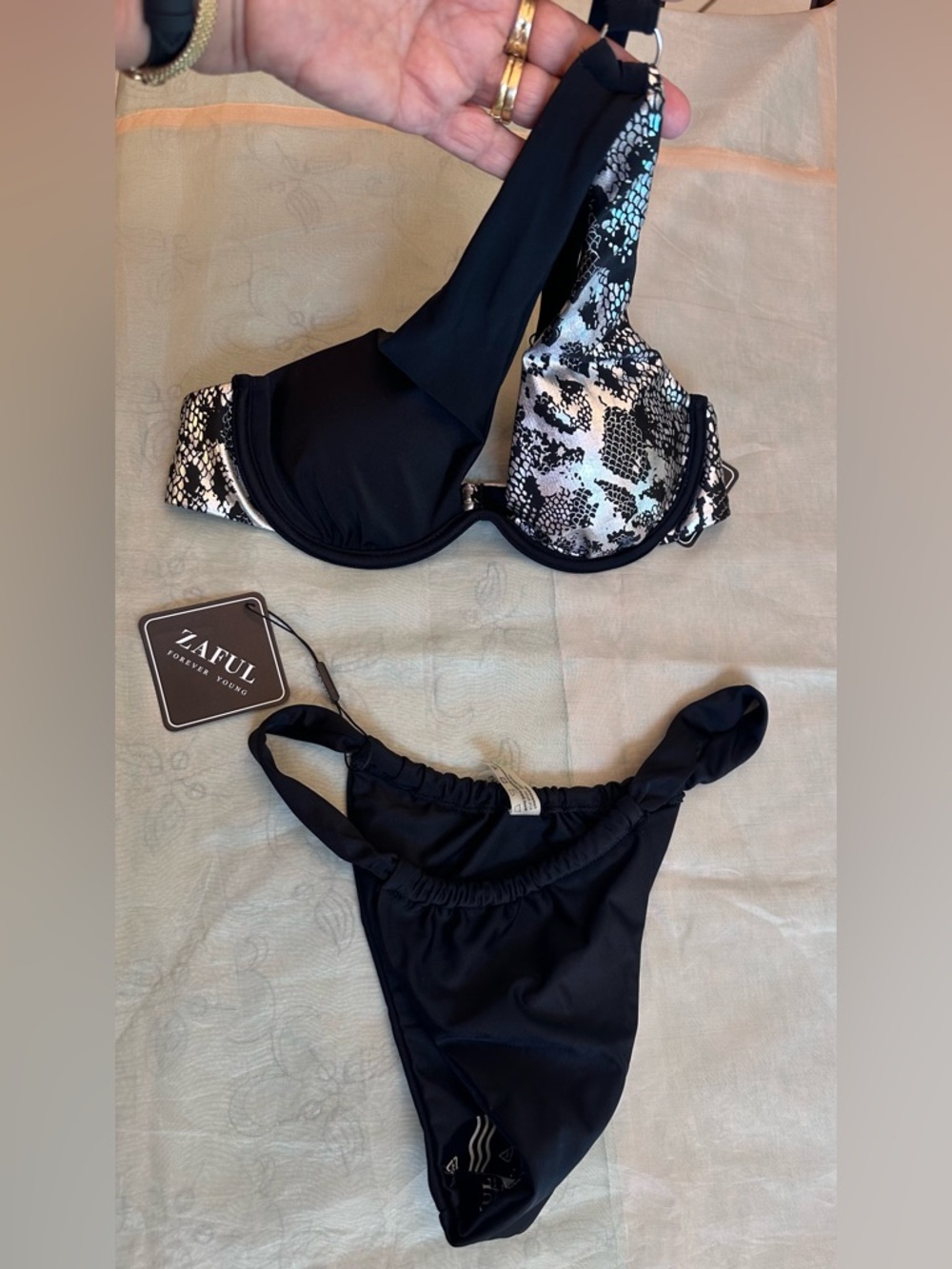 Zaful Black Bikini Set with Snake Print Accents